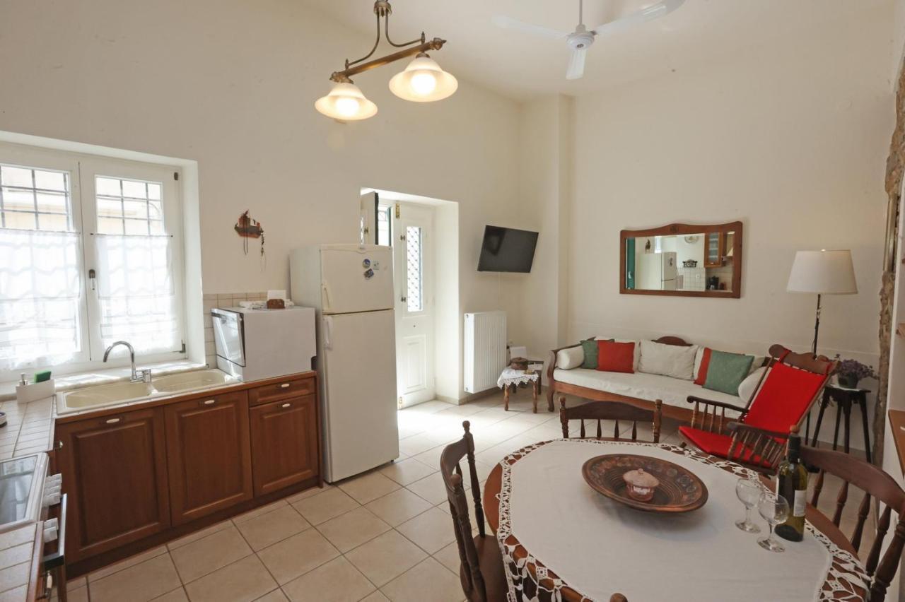 Babina'S Place-Traditional House In Ermoupoli Bagian luar foto